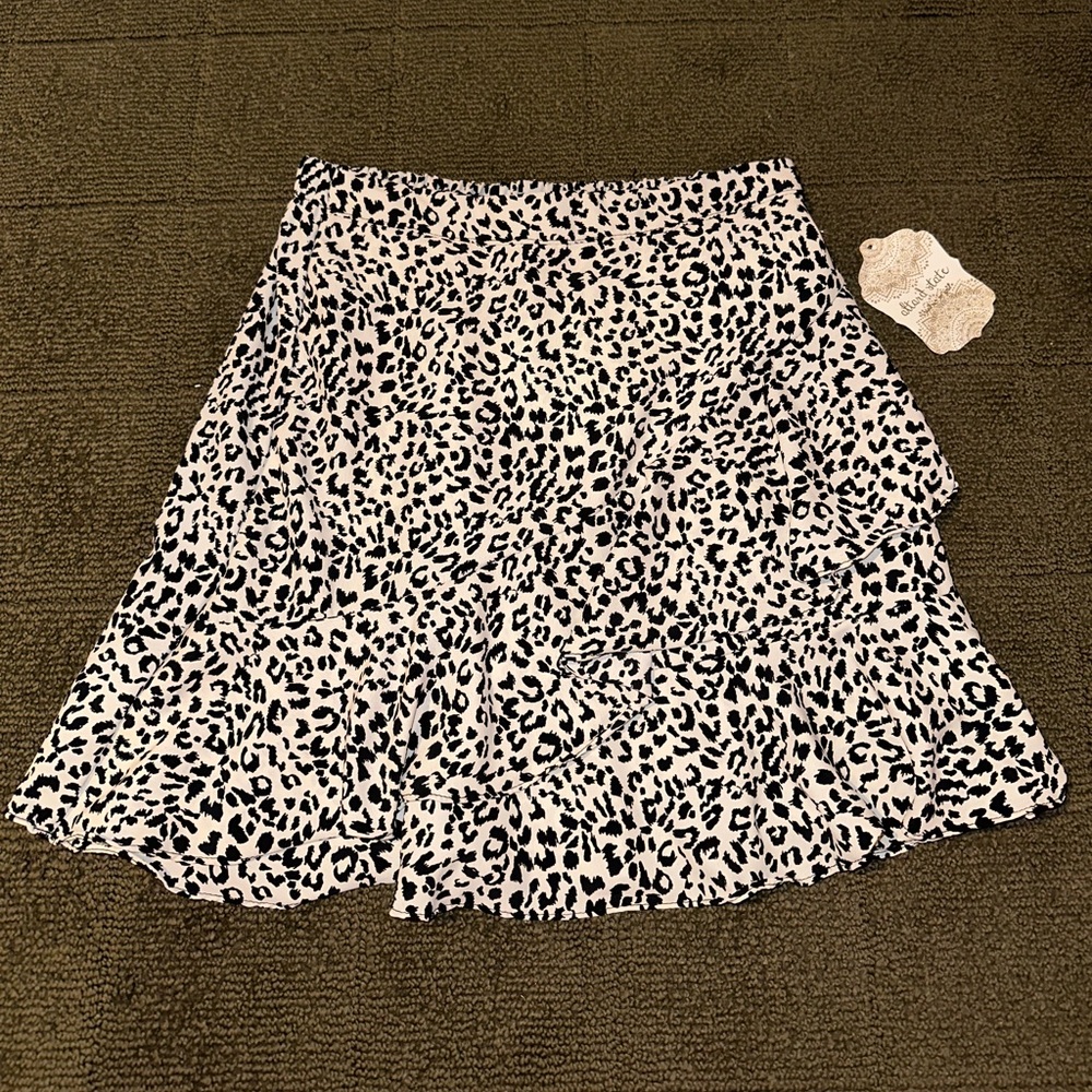 ALTAR’D STATE IVORY/BLACK SKIRT